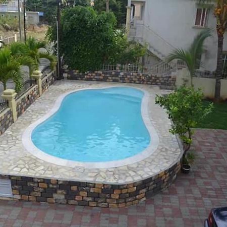 Rs Villas - Three Bedrooms Share Apartment With Private Room And Free Wifi And 100Mts To The Beach And Ac And 100Mts To Bus Stop And Pool Flic-en-Flacq Zewnętrze zdjęcie