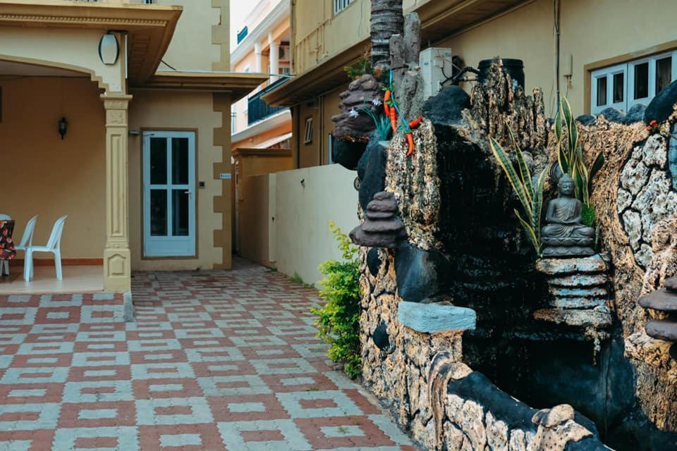 Rs Villas - Three Bedrooms Share Apartment With Private Room And Free Wifi And 100Mts To The Beach And Ac And 100Mts To Bus Stop And Pool Flic-en-Flacq Zewnętrze zdjęcie