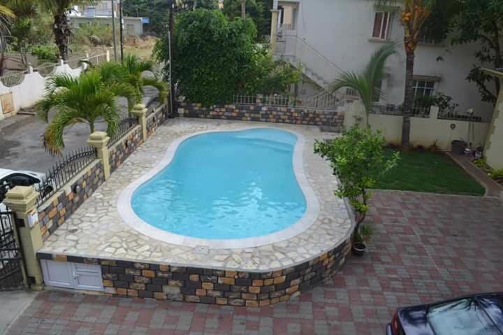 Rs Villas - Three Bedrooms Share Apartment With Private Room And Free Wifi And 100Mts To The Beach And Ac And 100Mts To Bus Stop And Pool Flic-en-Flacq Zewnętrze zdjęcie