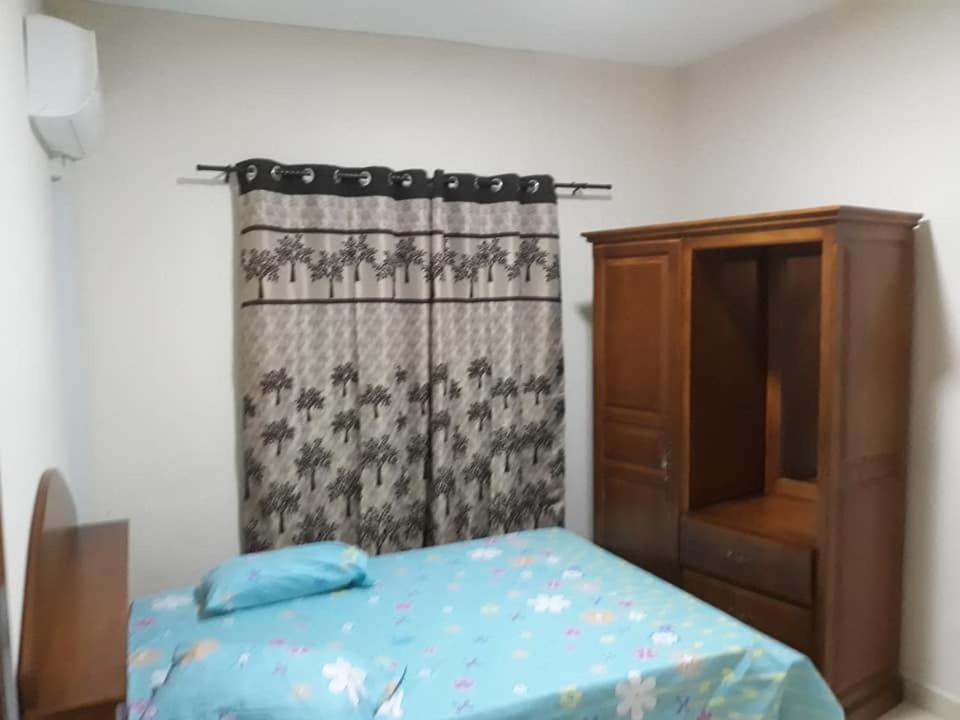 Rs Villas - Three Bedrooms Share Apartment With Private Room And Free Wifi And 100Mts To The Beach And Ac And 100Mts To Bus Stop And Pool Flic-en-Flacq Zewnętrze zdjęcie