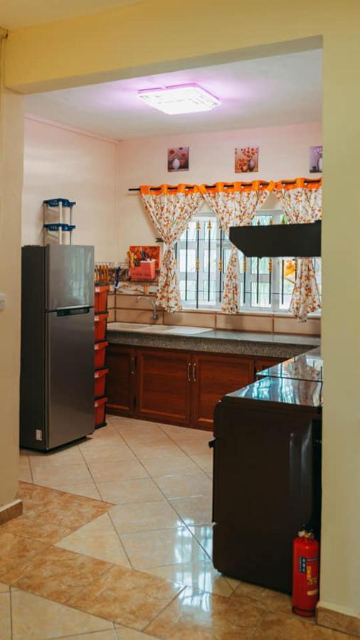 Rs Villas - Three Bedrooms Share Apartment With Private Room And Free Wifi And 100Mts To The Beach And Ac And 100Mts To Bus Stop And Pool Flic-en-Flacq Zewnętrze zdjęcie
