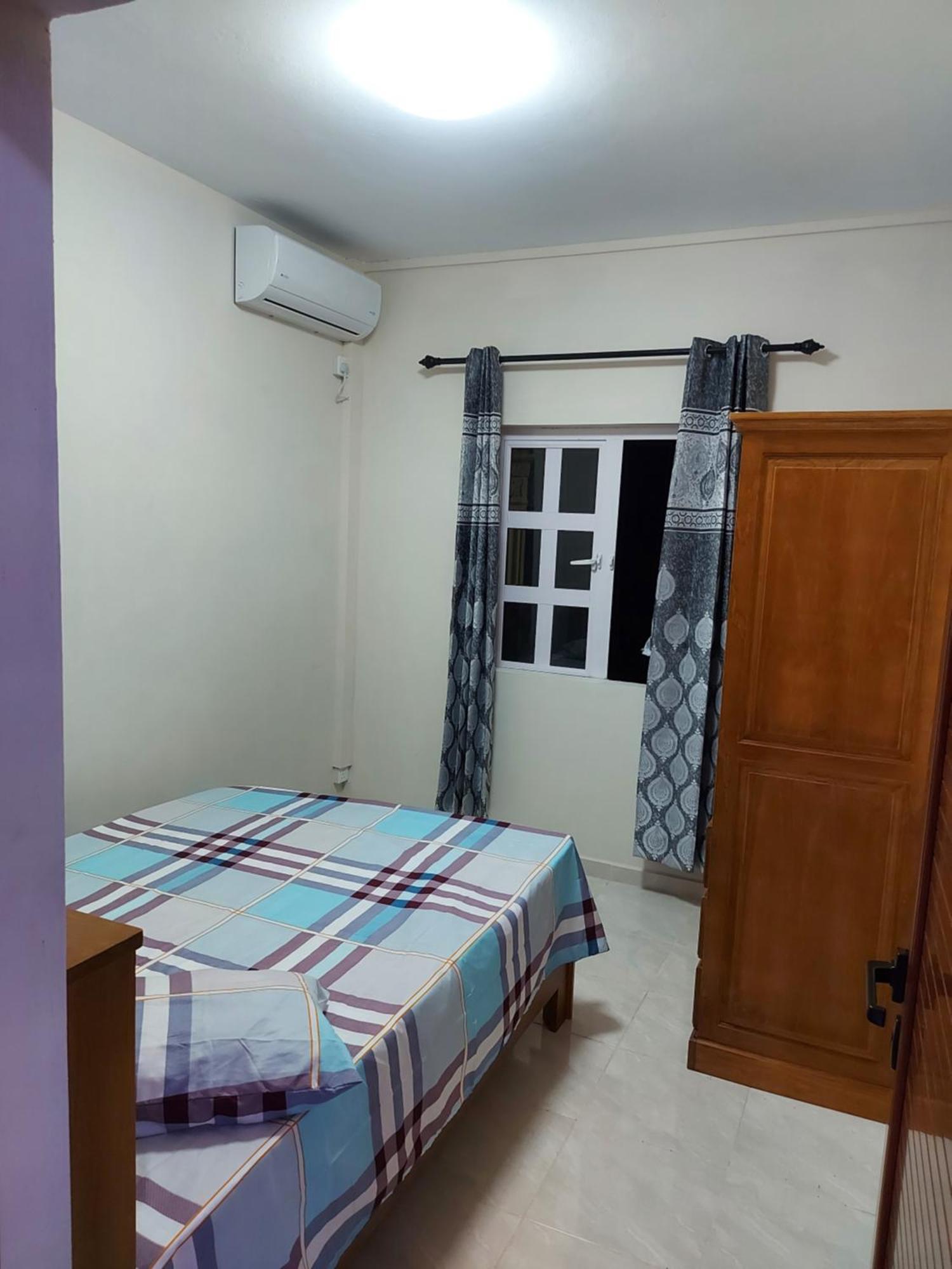 Rs Villas - Three Bedrooms Share Apartment With Private Room And Free Wifi And 100Mts To The Beach And Ac And 100Mts To Bus Stop And Pool Flic-en-Flacq Zewnętrze zdjęcie